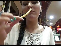 Agujero húmedo y joven videos de caricaturas xxx follado en un flotador